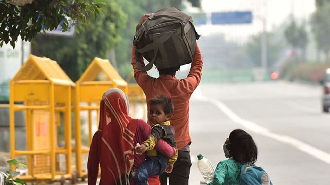 ರಾತ್ರೋ ರಾತ್ರಿ ಊರು ಸೇರ್ತಿದ್ದಾರೆ ಜನ: ಗುಪ್ ಚುಪ್ ಆಗಿರೋರ ಬಗ್ಗೆ ಅನುಮಾನ..!