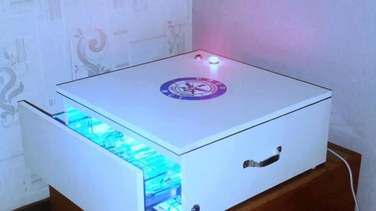 మొబైల్స్, లాప్ టాప్స్ శానిటైజ్ చేయడానికి హైదరాబాద్ డిఆర్డిఓ కొత్త ఆవిష్కరణ మొబైల్స్, లాప్ టాప్స్ శానిటైజ్ చేయడానికి హైదరాబాద్ డిఆర్డిఓ కొత్త ఆవిష్కరణ