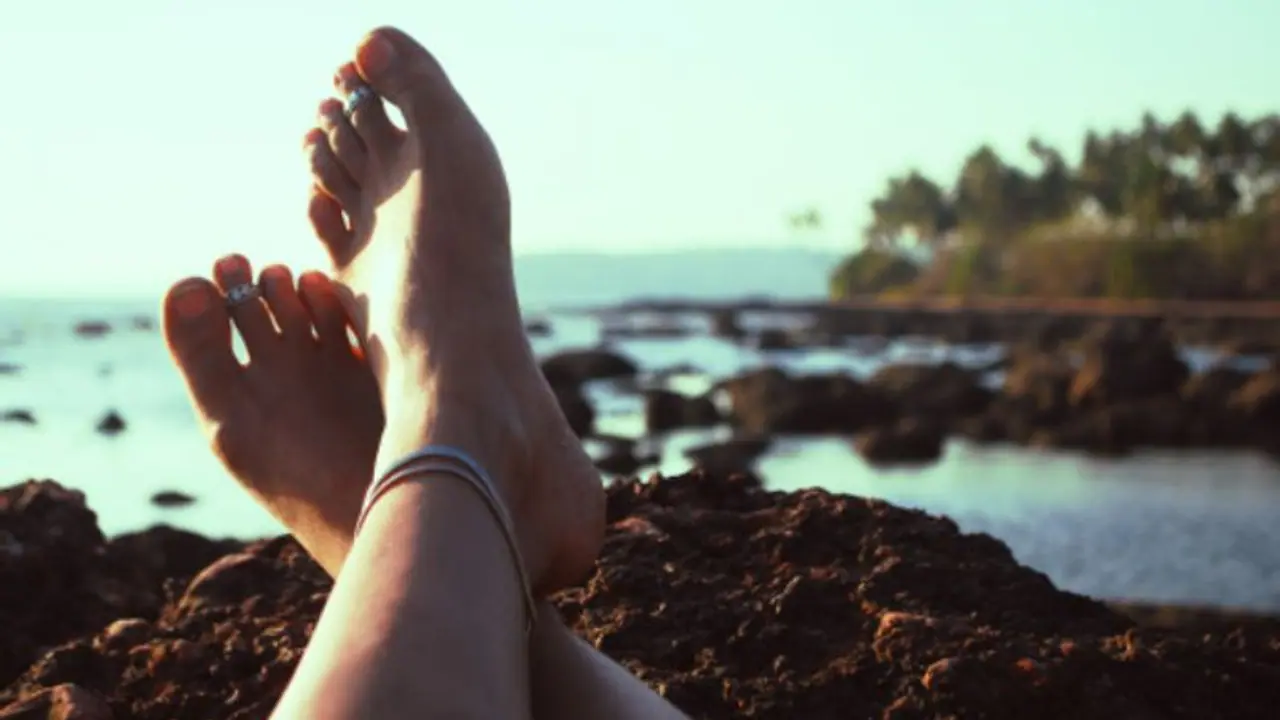 পায়ের আঙুলে আংটি পরেন? এই কয়টি জিনিস মাথায় রাখুন, না হলে হতে পারে ক্ষতি পায়ের আঙুলে আংটি পরেন? এই কয়টি জিনিস মাথায় রাখুন, না হলে হতে পারে ক্ষতি