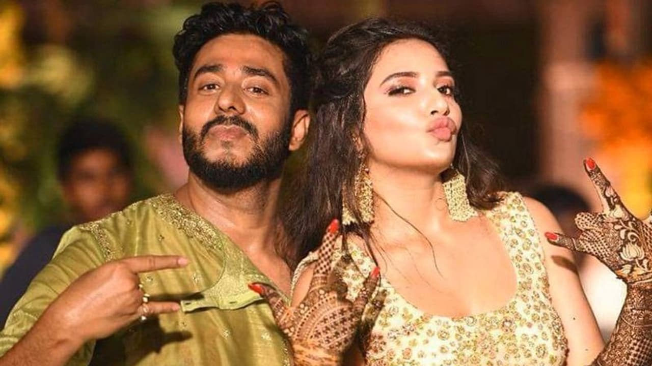 সপ্তাহ তিনেক আগেই ফাঁস হয়েছিল শুভেশ্রীর প্রেগনেন্সির খবর, দেখুন ছবি