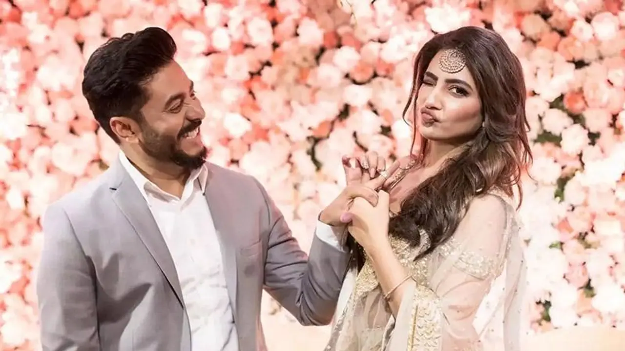 এবার বাবলি লুকে শুভশ্রী, রাজ শুভ জুটির পরবর্তী ছবিতে এক ভিন্নধারার প্রেমকাহিনি এবার বাবলি লুকে শুভশ্রী, রাজ শুভ জুটির পরবর্তী ছবিতে এক ভিন্নধারার প্রেমকাহিনি