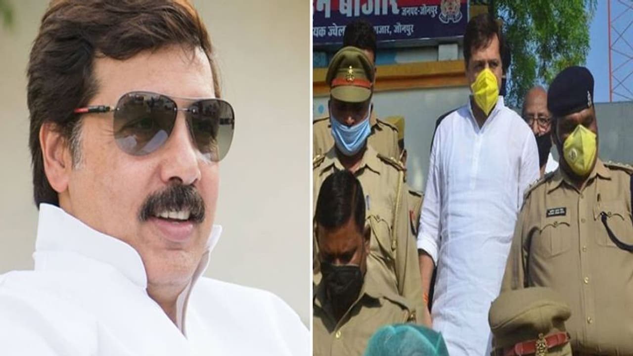 बाहुबली पूर्व सांसद धनंजय सिंह का यूपी के मंत्री पर बड़ा आरोप, कहा मुझे फंसाने की साजिश की जा रही बाहुबली पूर्व सांसद धनंजय सिंह का यूपी के मंत्री पर बड़ा आरोप, कहा मुझे फंसाने की साजिश की जा रही