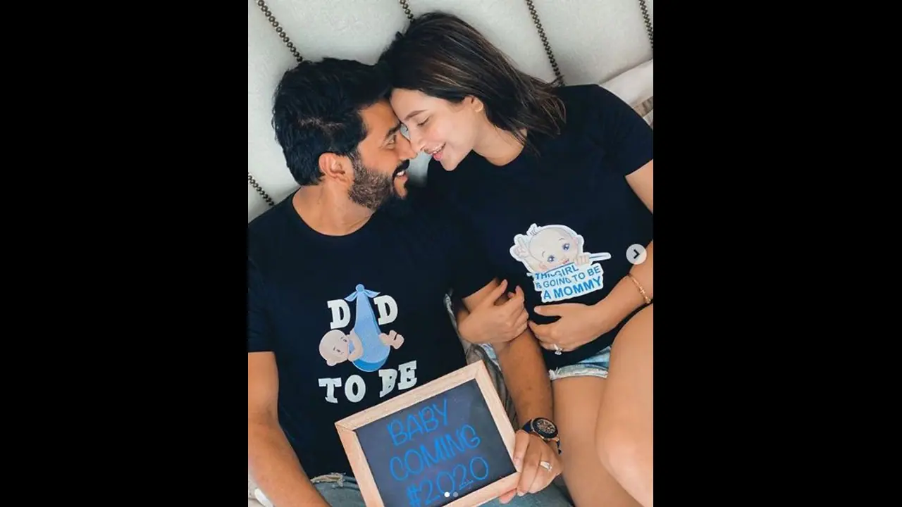 ছবিতে উঁকি দিচ্ছে বেবি বাম্প, সুদূর বলিউড থেকে শুভেচ্ছা এল শুভশ্রীর কাছে ছবিতে উঁকি দিচ্ছে বেবি বাম্প, সুদূর বলিউড থেকে শুভেচ্ছা এল শুভশ্রীর কাছে