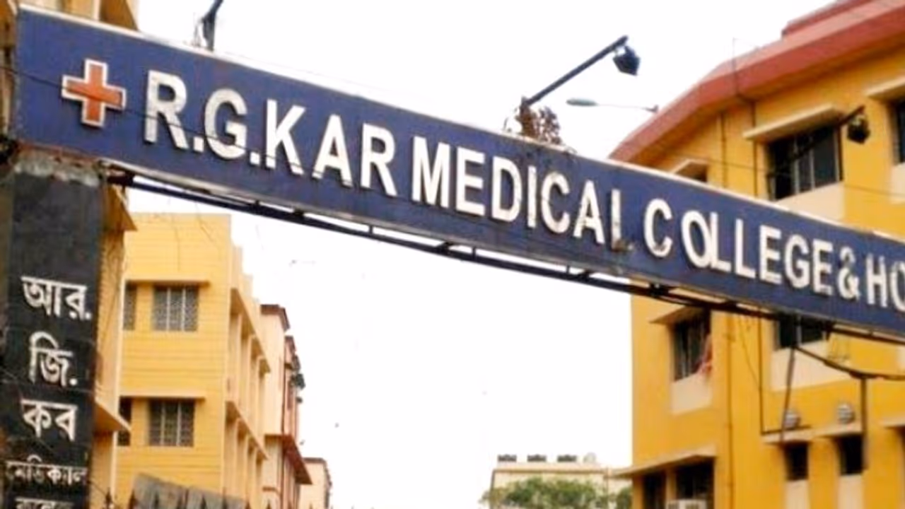 ആർ ജി കർ മെഡിക്കൽ കോളേജിലെ ക്രൂര കൊലപാതകം, ഇരയുടെ അഭിഭാഷകർ കേസിൽ നിന്ന് പിന്മാറി 