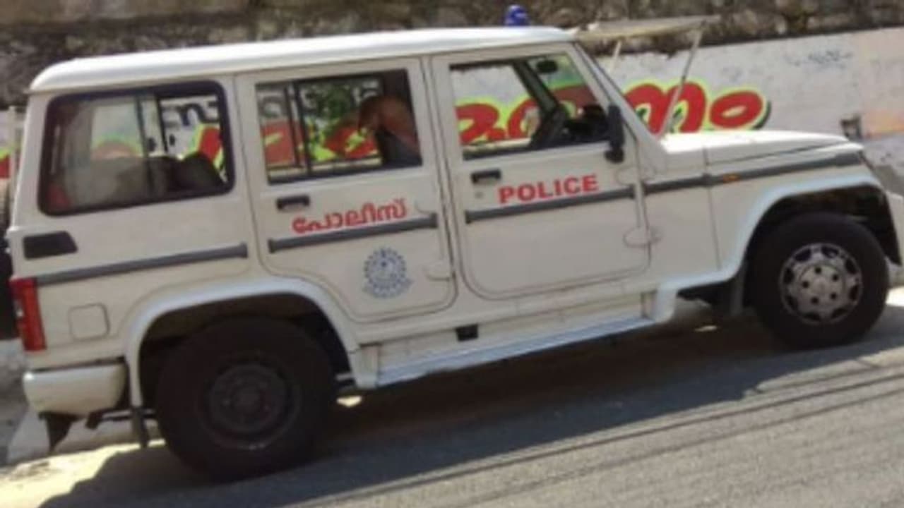 എറണാകുളത്ത് ആളൊഴിഞ്ഞ പറമ്പിൽ അസ്ഥികൂടം, സമീപത്ത് വസ്ത്രവും ചെരുപ്പും