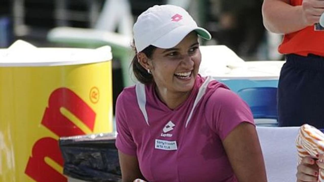 'സാനിയ മിര്സയുടെ ട്രൗസറല്ല, സാനിറ്റൈസര്'; ട്രോള് വീഡിയോ പങ്കുവെച്ച് സാനിയയും 'സാനിയ മിര്സയുടെ ട്രൗസറല്ല, സാനിറ്റൈസര്'; ട്രോള് വീഡിയോ പങ്കുവെച്ച് സാനിയയും