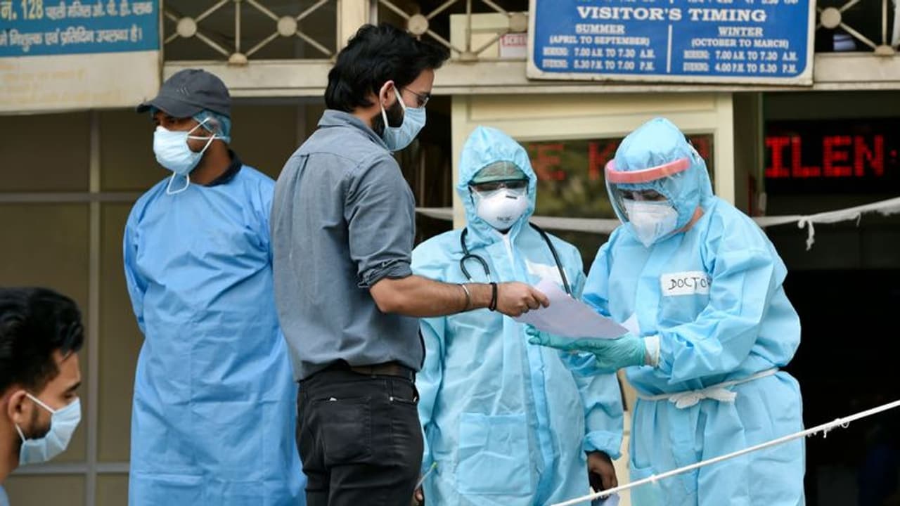 দেশে ৭০ হাজারের গণ্ডি ছাড়িয়ে গেল করোনা আক্রান্তের সংখ্যা, গত ২৪ ঘণ্টায় সংক্রমিত ৩,৬০৪ জন দেশে ৭০ হাজারের গণ্ডি ছাড়িয়ে গেল করোনা আক্রান্তের সংখ্যা, গত ২৪ ঘণ্টায় সংক্রমিত ৩,৬০৪ জন