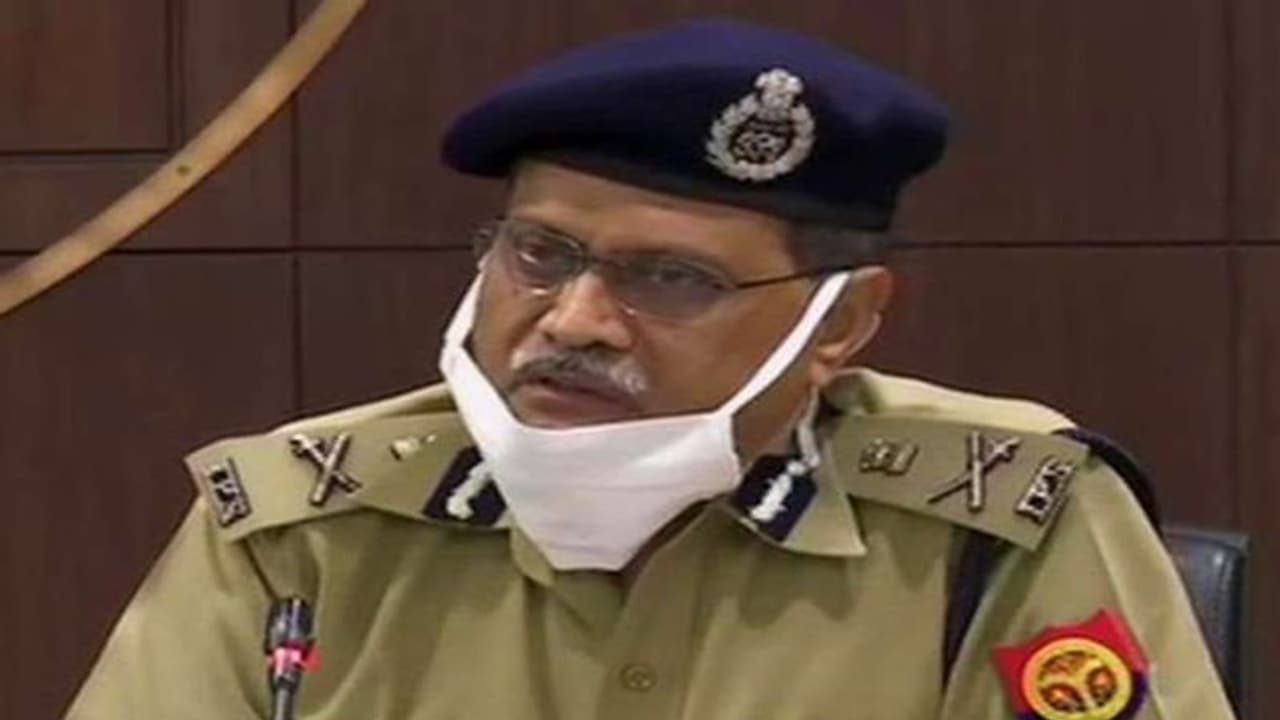 डीजीपी को फोन कर युवक बोला हैलो,चीफ जस्टिस बोल रहा हूं...डीजीपी से बात कराओ डीजीपी को फोन कर युवक बोला हैलो,चीफ जस्टिस बोल रहा हूं...डीजीपी से बात कराओ