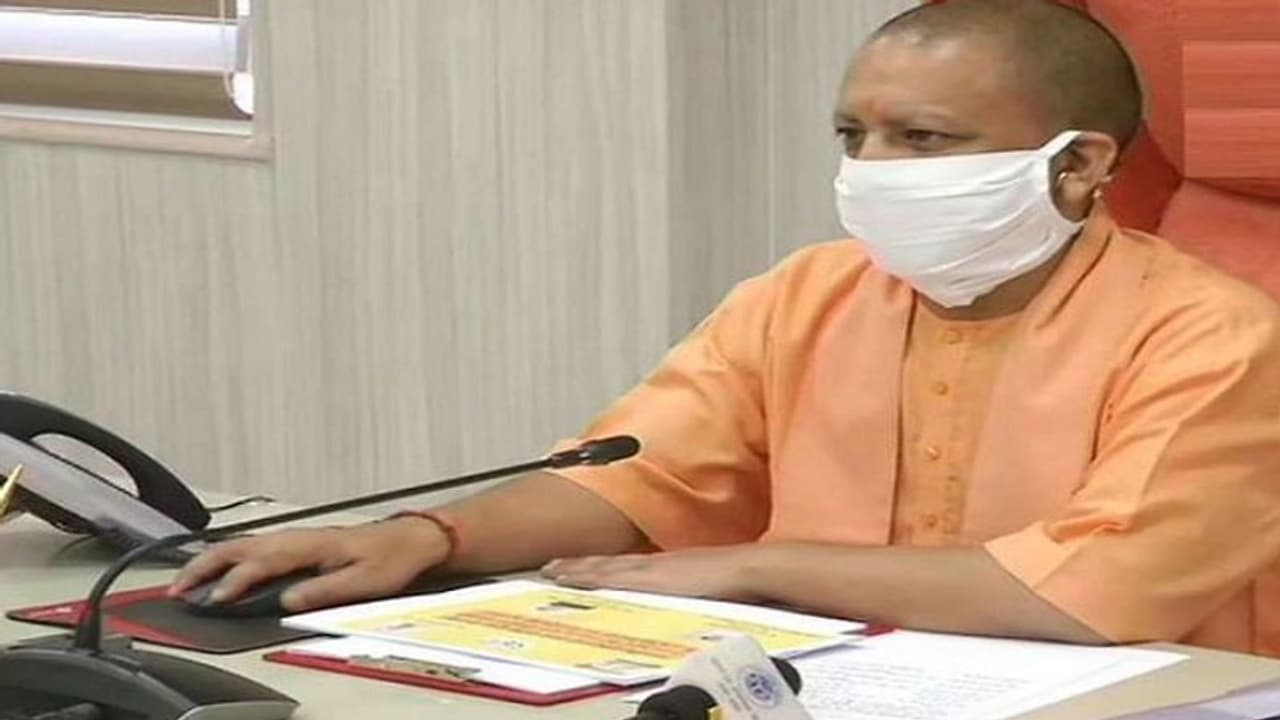 रोजगार सेवकों को मिलेगा 6000 महीना, भेजे 225 करोड़ रुपये, 18 दिन में UP सरकार देगी 50 लाख लोगों को काम रोजगार सेवकों को मिलेगा 6000 महीना, भेजे 225 करोड़ रुपये, 18 दिन में UP सरकार देगी 50 लाख लोगों को काम