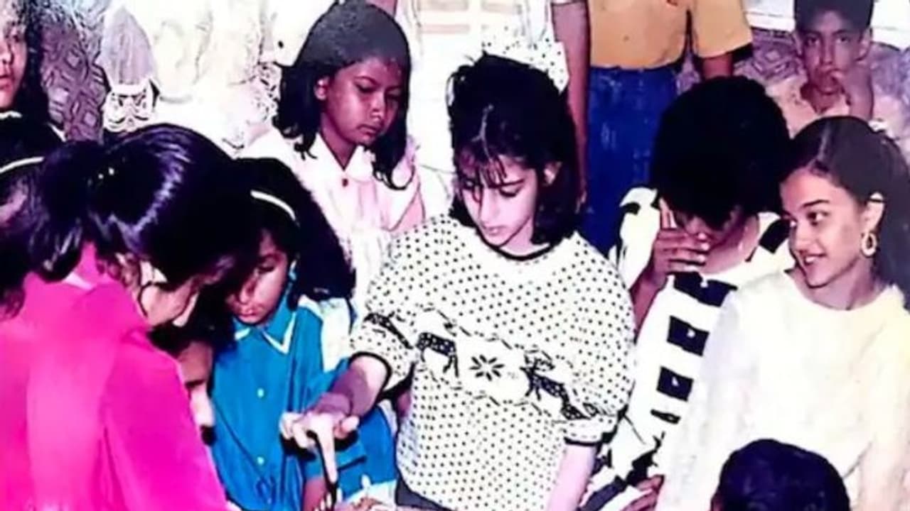 থ্রোব্যাকে অচেনা ঐশ্বর্য, ডাই হার্ড ফ্যানরাই একমাত্র চিনতে পারবে অভিনেত্রীকে থ্রোব্যাকে অচেনা ঐশ্বর্য, ডাই হার্ড ফ্যানরাই একমাত্র চিনতে পারবে অভিনেত্রীকে