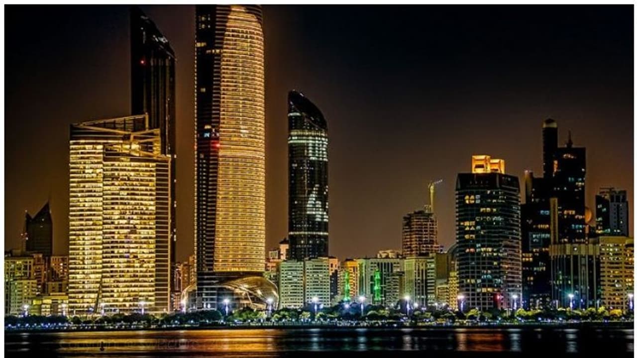 അബുദാബിയില്‍ രാത്രി പുറത്തിറങ്ങുന്നതിന് അനുമതി നിര്‍ബന്ധമാക്കി