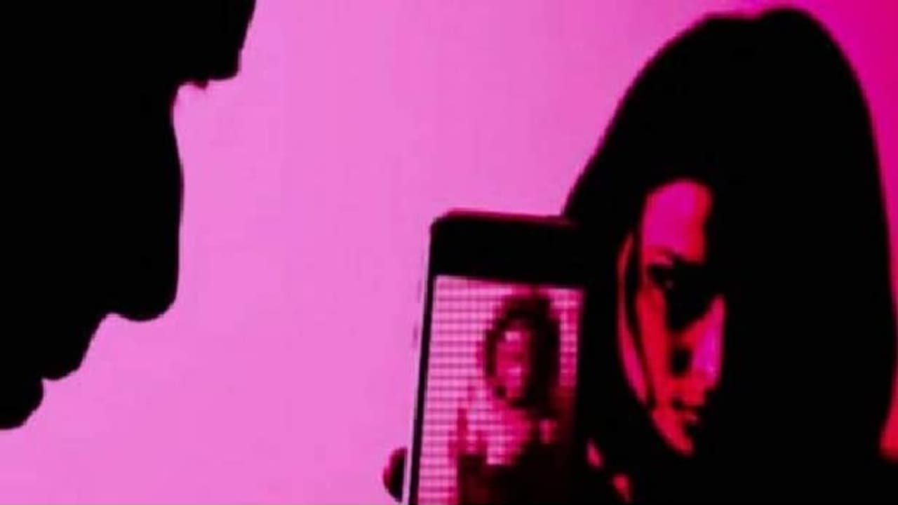 'সম্মান রক্ষার' নামে ২ কিশোরীর রক্তে ভিজল পাকিস্তানের মাটি, ভিডিও আপলোড করায় খুন 'সম্মান রক্ষার' নামে ২ কিশোরীর রক্তে ভিজল পাকিস্তানের মাটি, ভিডিও আপলোড করায় খুন