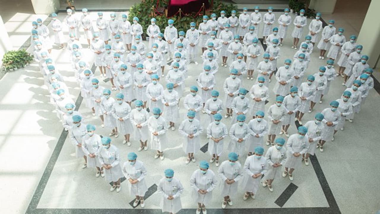 ഒമാനിലെ കൊവിഡ് പ്രതിരോധത്തിലും കരുത്തായി മലയാളി നഴ്സുമാര്; അഭിനന്ദിച്ച് ആരോഗ്യമന്ത്രാലയം ഒമാനിലെ കൊവിഡ് പ്രതിരോധത്തിലും കരുത്തായി മലയാളി നഴ്സുമാര്; അഭിനന്ദിച്ച് ആരോഗ്യമന്ത്രാലയം