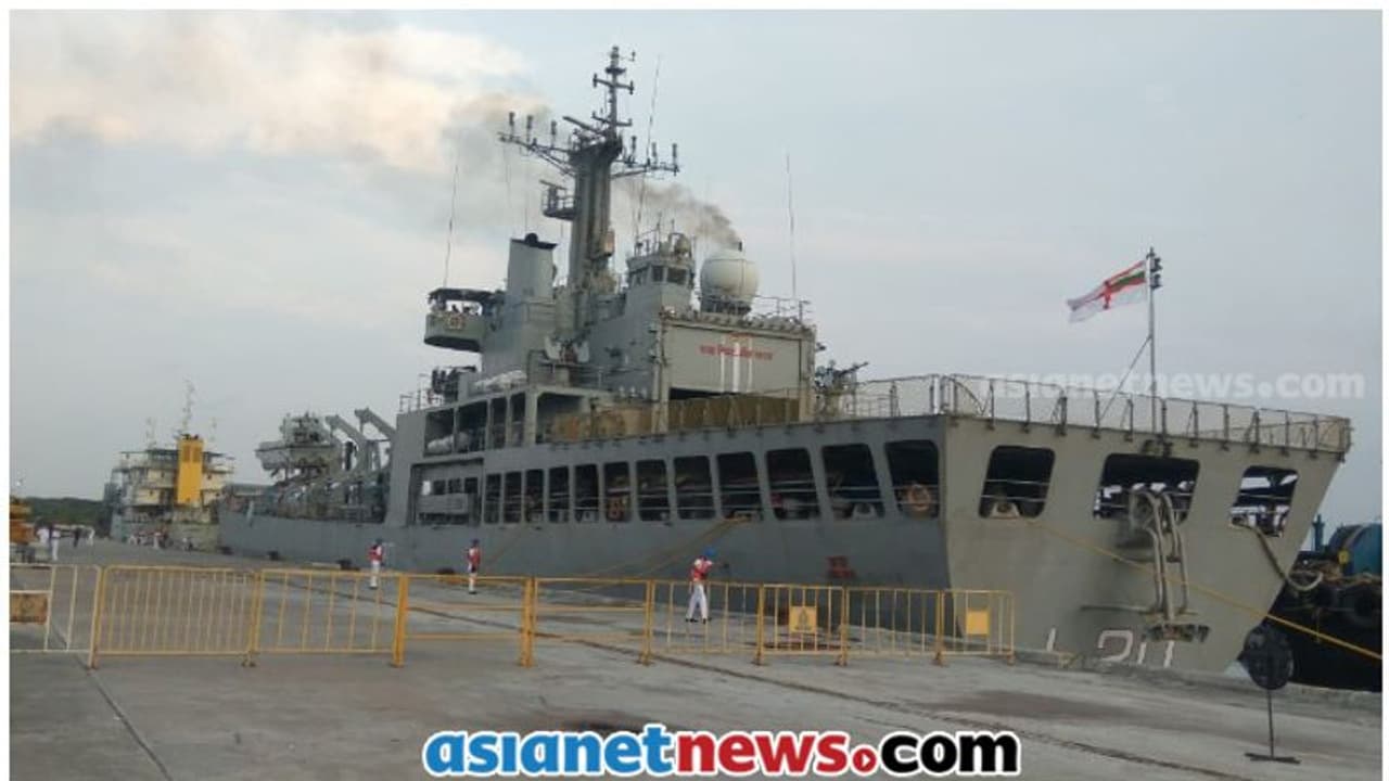 ഓപ്പറേഷൻ സമുദ്ര സേതു; ഐഎൻഎസ് മഗർ കൊച്ചിയിലെത്തി ഓപ്പറേഷൻ സമുദ്ര സേതു; ഐഎൻഎസ് മഗർ കൊച്ചിയിലെത്തി