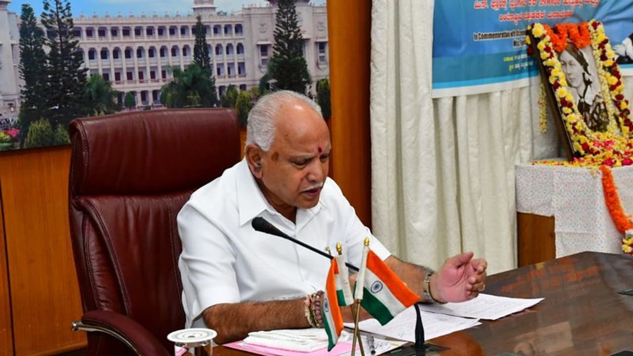 Karnataka bans all travel from 5 states including Maharashtra