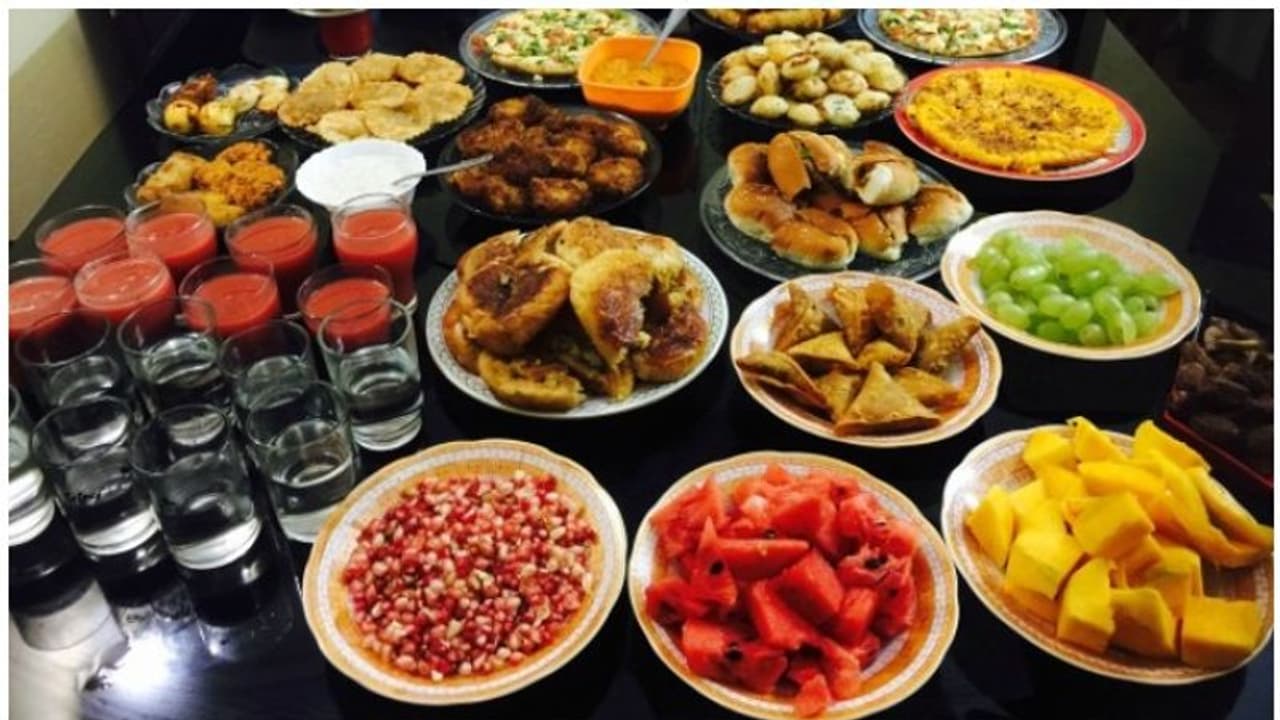 വയനാട്ടിൽ ഹോട്ട്സ്പോട്ടിൽ ഇഫ്താർ വിരുന്ന്, 20 പേർക്കെതിരെ കേസ് വയനാട്ടിൽ ഹോട്ട്സ്പോട്ടിൽ ഇഫ്താർ വിരുന്ന്, 20 പേർക്കെതിരെ കേസ്