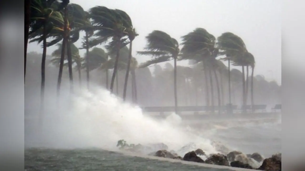 দুই বঙ্গেই টানা ঝড় বৃষ্টির পূর্বাভাস, মৎস্যজীবীদেরও সমুদ্রে যেতে নিষেধাজ্ঞা জারি দুই বঙ্গেই টানা ঝড় বৃষ্টির পূর্বাভাস, মৎস্যজীবীদেরও সমুদ্রে যেতে নিষেধাজ্ঞা জারি