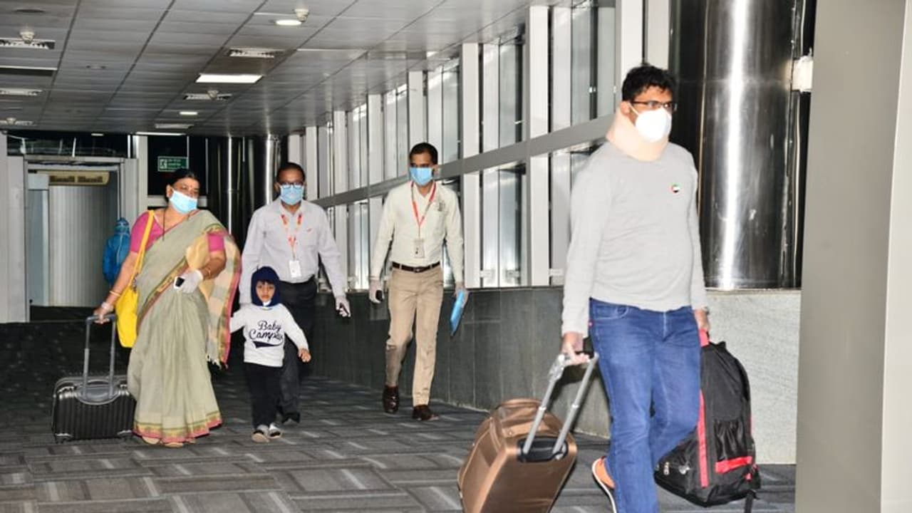 ದುಬೈಯಿಂದ 52 ಮಂದಿಯ ಮೊದಲ ತಂಡ ಉಡುಪಿಗೆ ದುಬೈಯಿಂದ 52 ಮಂದಿಯ ಮೊದಲ ತಂಡ ಉಡುಪಿಗೆ