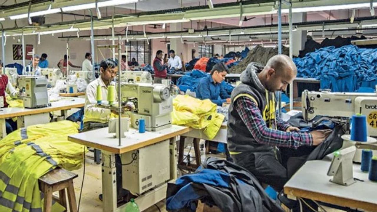 'সুপ্রিম' নির্দেশে স্বস্তিতে বেসরকারি চাকরিদাতারা, জুলাই পর্যন্ত কোনও পদক্ষেপ নয়