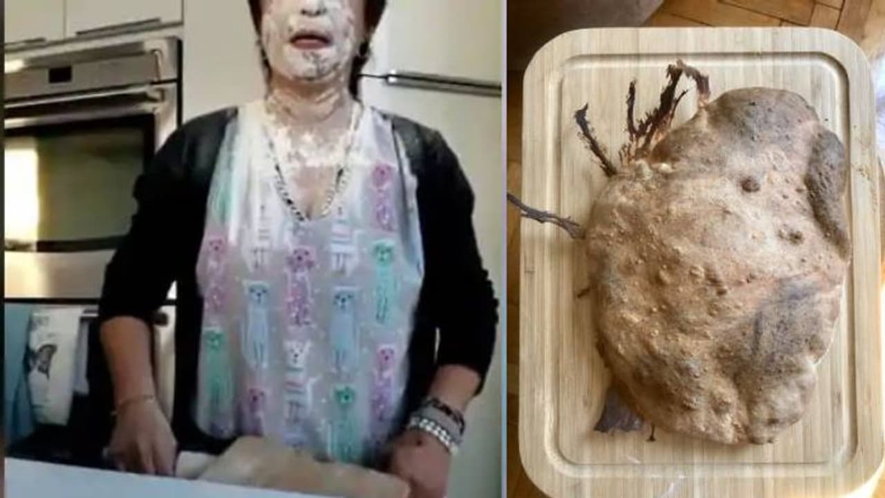 ഒന്ന് ബ്രഡ് ഉണ്ടാക്കാന്‍ നോക്കിയതാ, പണി പാളി; പൊടിയില്‍ കുളിച്ച് പാചകക്കാരി