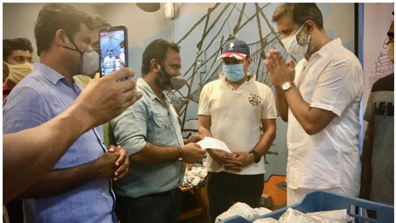 കൊവിഡ് ദുരിതാശ്വാസ പ്രവര്ത്തനങ്ങളില് പങ്കുചേര്ന്ന് 'അയാം' കൊവിഡ് ദുരിതാശ്വാസ പ്രവര്ത്തനങ്ങളില് പങ്കുചേര്ന്ന് 'അയാം'