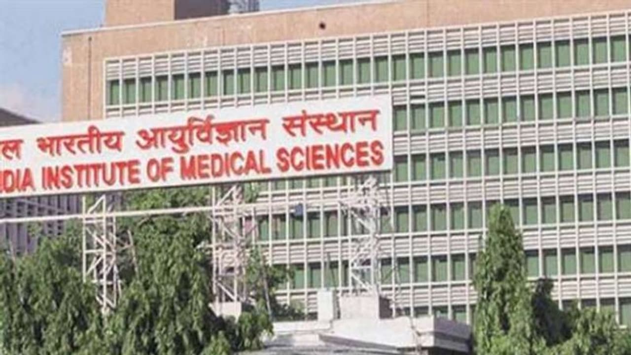 டெல்லி எய்ம்ஸ் மருத்துவமனையில் மீண்டும் ஒருவர் தற்கொலை.!! மனஅழுத்தத்தில் மருத்துவர்கள்.! டெல்லி எய்ம்ஸ் மருத்துவமனையில் மீண்டும் ஒருவர் தற்கொலை.!! மனஅழுத்தத்தில் மருத்துவர்கள்.!