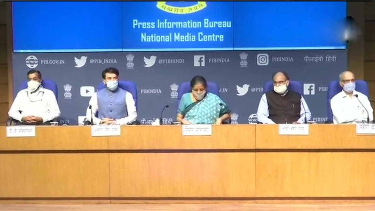 സാമ്പത്തിക പാക്കേജ്: ചെറുകിട, ഇടത്തരം വ്യാപാര മേഖലയ്ക്ക് മുൻഗണന, ഈടില്ലാതെ വായ്പ നൽകാൻ മൂന്ന് ലക്ഷം കോടി സാമ്പത്തിക പാക്കേജ്: ചെറുകിട, ഇടത്തരം വ്യാപാര മേഖലയ്ക്ക് മുൻഗണന, ഈടില്ലാതെ വായ്പ നൽകാൻ മൂന്ന് ലക്ഷം കോടി