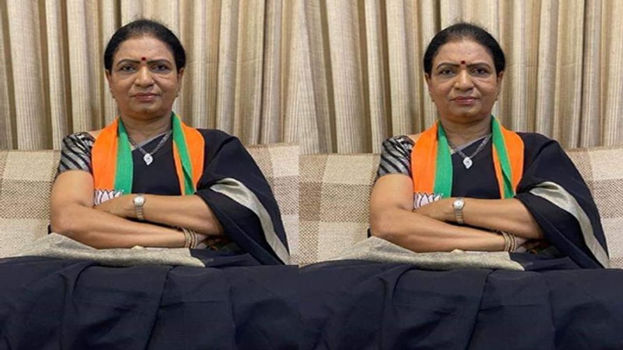 ఈటలతో పాటు పెద్దిరెడ్డి కూడా బీజేపీలోనే ఉంటారు: డీకే అరుణ ఈటలతో పాటు పెద్దిరెడ్డి కూడా బీజేపీలోనే ఉంటారు: డీకే అరుణ