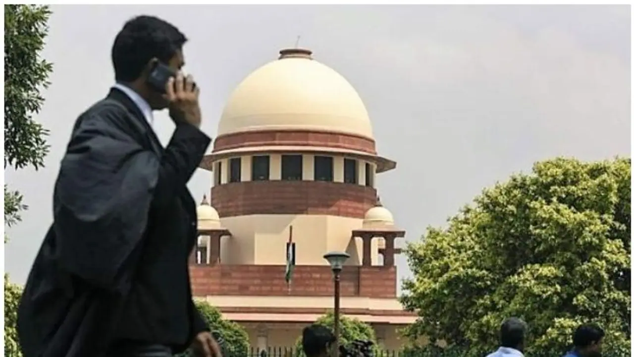 ലോക്ക് ഡൗണിൽ മദ്യശാല അടച്ചിടണമെന്ന് ഹ‍ർജി നൽകിയ അഭിഭാഷകന് ഒരു ലക്ഷം പിഴ