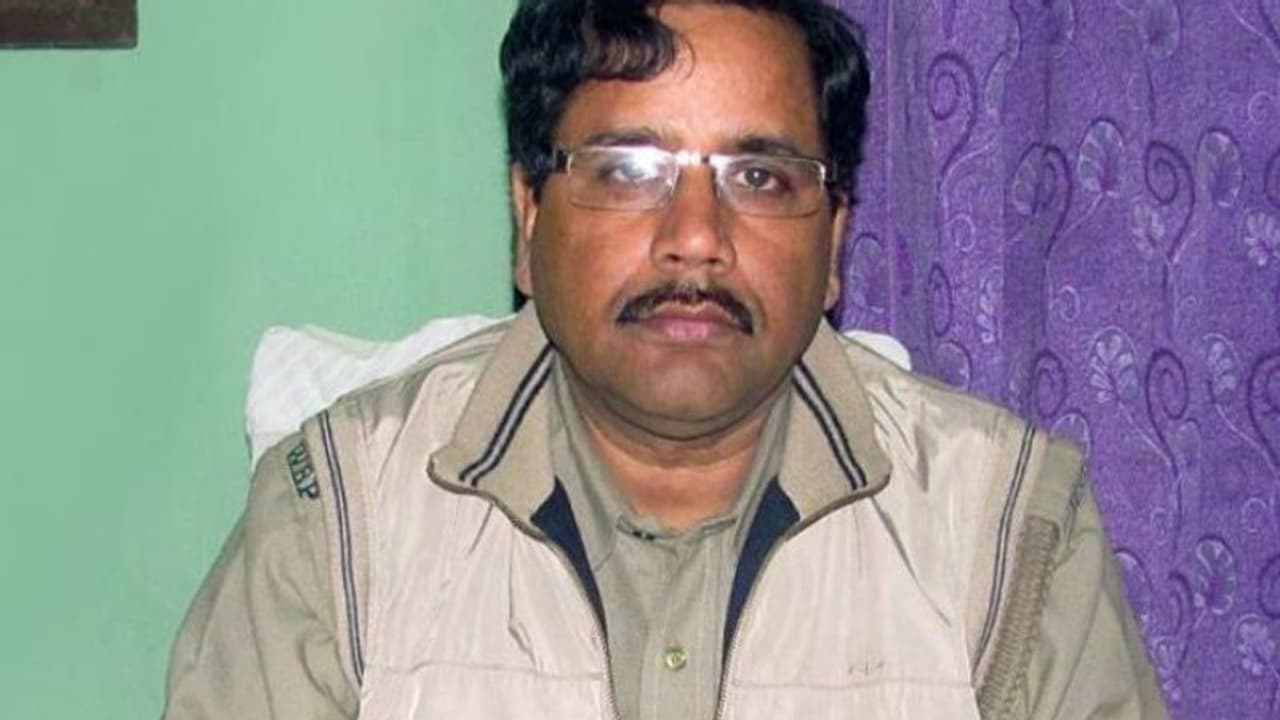 তেলিনিপাড়ায় অশান্তির মাঝেই পুলিশে রদবদল, অপসারিত ভদ্রেশ্বর থানার ওসি তেলিনিপাড়ায় অশান্তির মাঝেই পুলিশে রদবদল, অপসারিত ভদ্রেশ্বর থানার ওসি