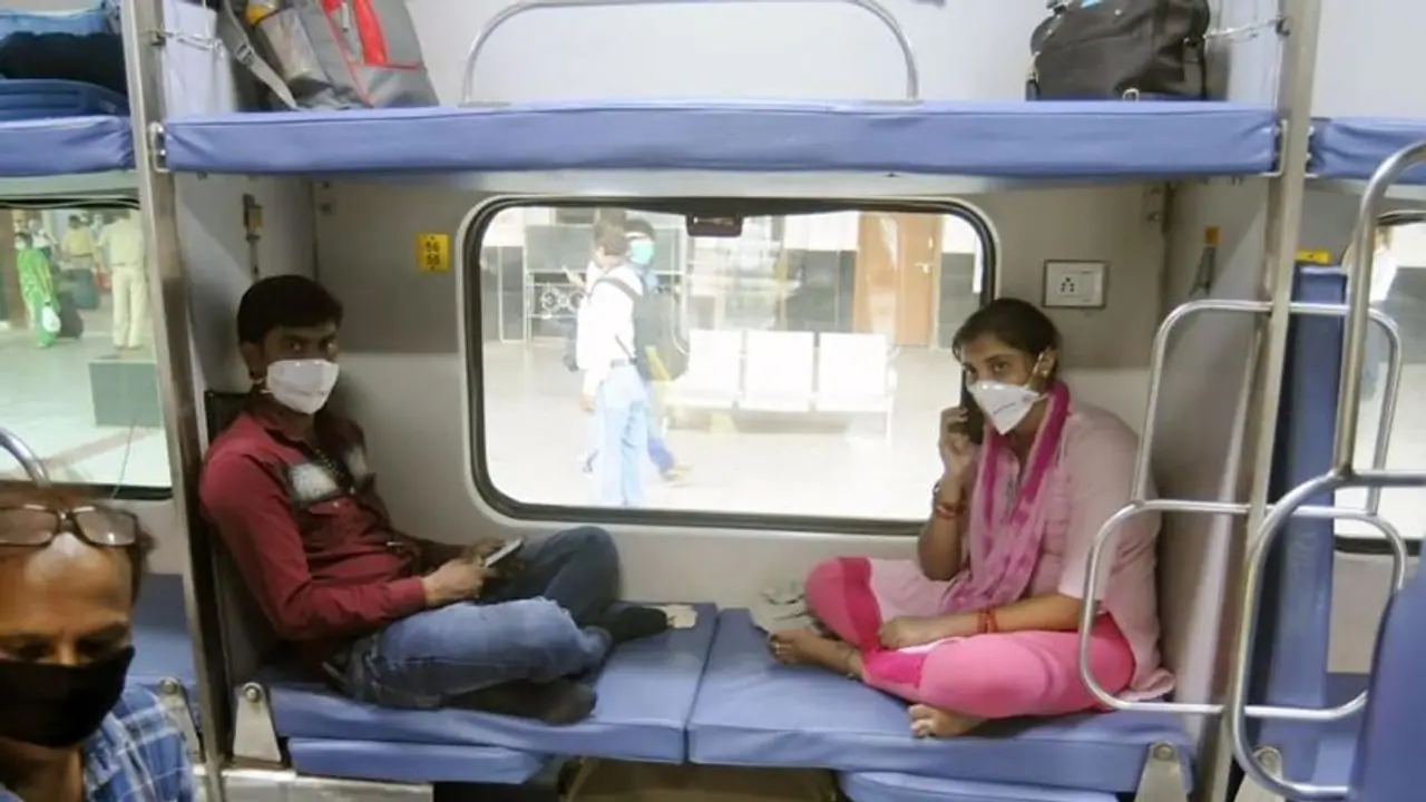 রেলযাত্রার আগের মুহুর্তে যাত্রা বাতিলের পরিস্থিতি,সেই টিকিটে অন্য কেও যেতে পারে, জানাতে হবে ২৪ ঘন্টা আগে রেলযাত্রার আগের মুহুর্তে যাত্রা বাতিলের পরিস্থিতি,সেই টিকিটে অন্য কেও যেতে পারে, জানাতে হবে ২৪ ঘন্টা আগে