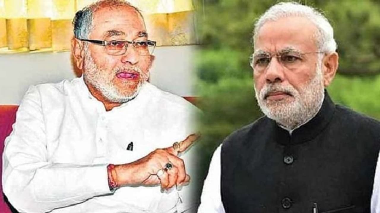 പ്രധാനമന്ത്രിയുടെ സഹോദരന്‍ പ്രഹ്ലാദ് മോദി ജന്തർമന്തറിലെ സമരവേദിയില്‍