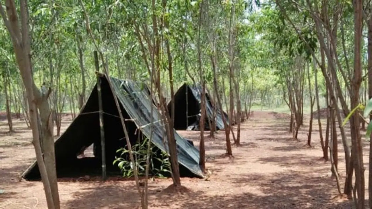 পরিযায়ী শ্রমিকদের লোকালয়ে ঢুকতে বাধা, জঙ্গলে তাঁবু খাটিয়ে শুরু কোয়ারান্টাইন পরিযায়ী শ্রমিকদের লোকালয়ে ঢুকতে বাধা, জঙ্গলে তাঁবু খাটিয়ে শুরু কোয়ারান্টাইন