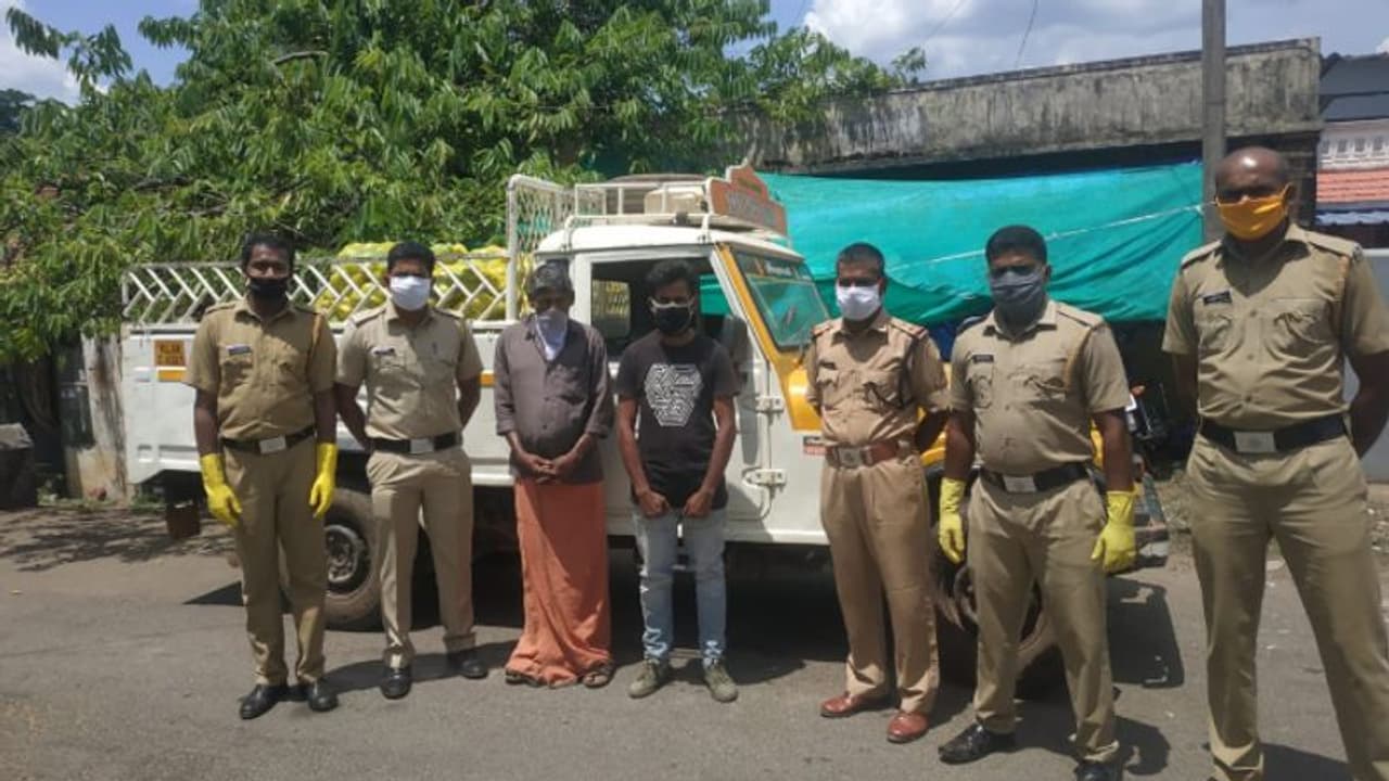 വയനാട്ടില്‍ വാഹന പരിശോധനയ്ക്കിടെ കഞ്ചാവ് പിടികൂടി; യുവാക്കള്‍ അറസ്റ്റില്‍