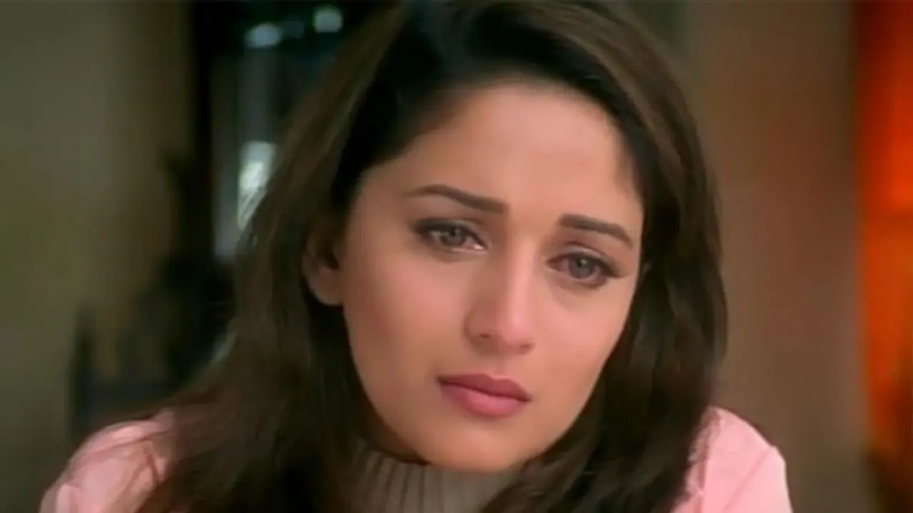 ধেয়ে আসছে ভয়ঙ্কর ঘূর্ণিঝড় 'নিসর্গ', আতঙ্কে মাধুরী দীক্ষিত ধেয়ে আসছে ভয়ঙ্কর ঘূর্ণিঝড় 'নিসর্গ', আতঙ্কে মাধুরী দীক্ষিত