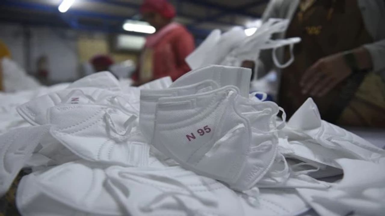 రెండు శాతం ప్ర‌జ‌లే మాస్కు ధరిస్తున్నారట.. వెల్లడించిన లోక‌ల్ స‌ర్కిల్స్‌ స‌ర్వే