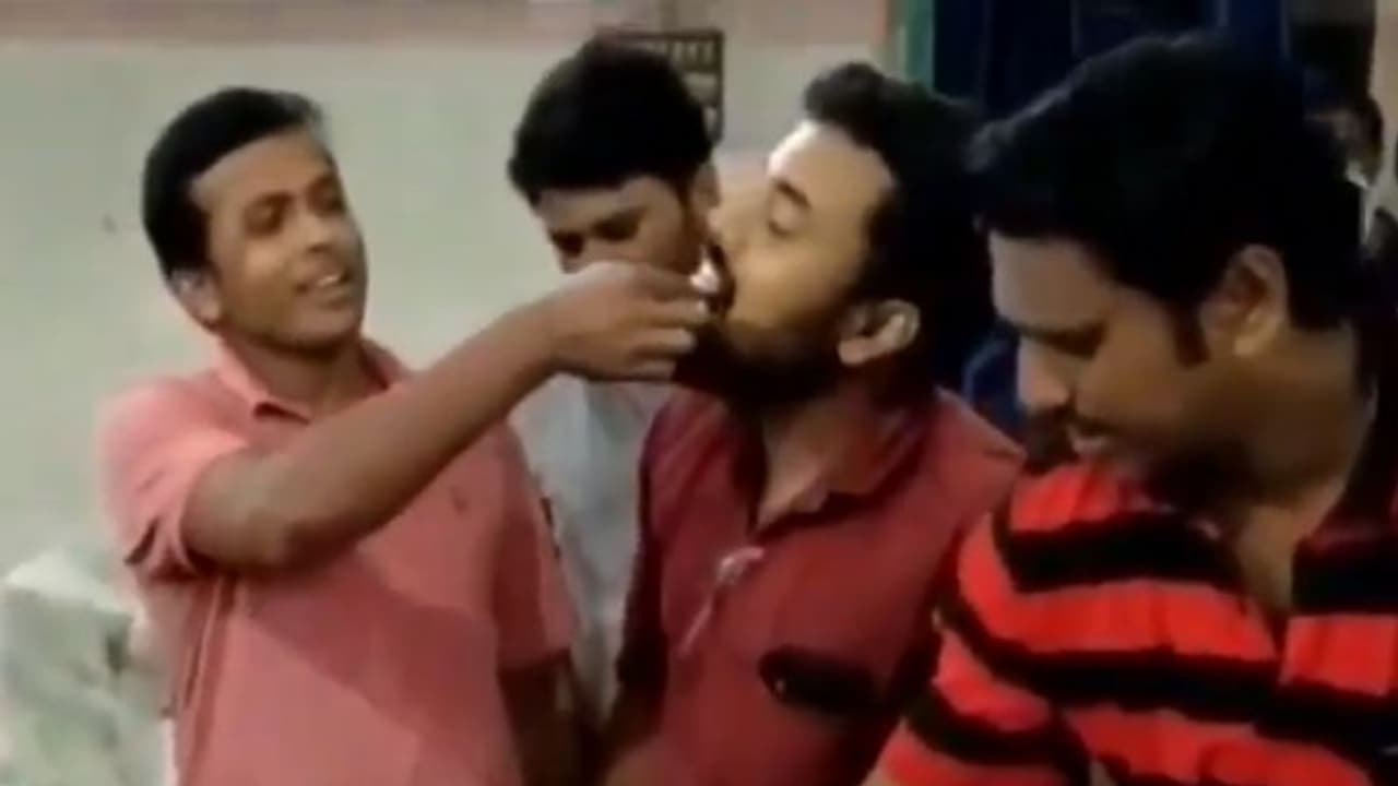 ലോക്ക് ഡൗണ്‍ ലംഘിച്ച് എഐഎസ്എഫ് നേതാവിന്‍റെ പിറന്നാളാഘോഷം; 20 പേര്‍ക്കെതിരെ കേസ്