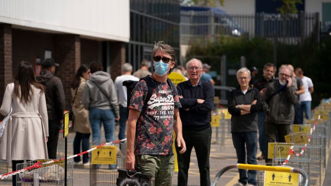 ലോകത്ത് കൊവിഡിൽ പൊലിഞ്ഞത് 8.28 ലക്ഷം ജീവനുകൾ, അമേരിക്കയില് നേരിയ ആശ്വാസം ലോകത്ത് കൊവിഡിൽ പൊലിഞ്ഞത് 8.28 ലക്ഷം ജീവനുകൾ, അമേരിക്കയില് നേരിയ ആശ്വാസം