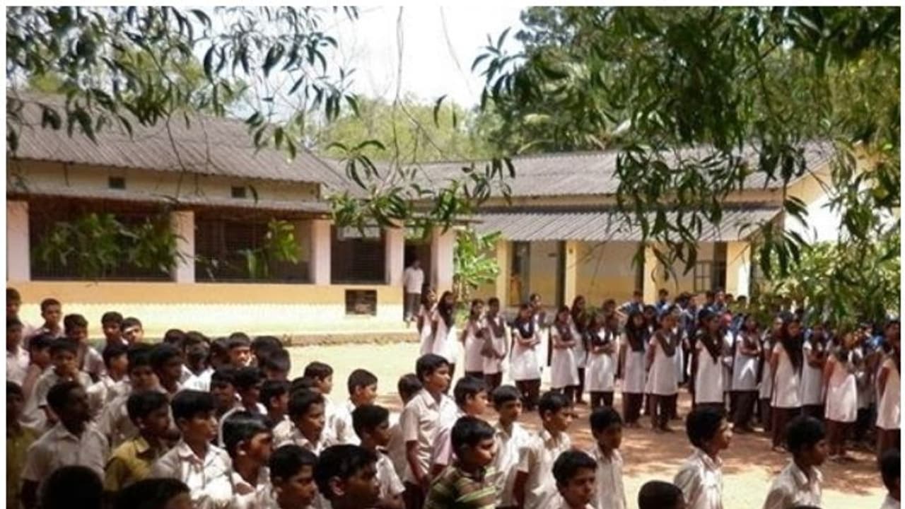 നെടുമങ്ങാട് ടെക്നിക്കൽ ഹൈസ്കൂൾ പ്രവേശനം: ഓൺലൈൻ അപേക്ഷ തീയതി മെയ് 21; അപേക്ഷിക്കേണ്ടതിങ്ങനെ.. നെടുമങ്ങാട് ടെക്നിക്കൽ ഹൈസ്കൂൾ പ്രവേശനം: ഓൺലൈൻ അപേക്ഷ തീയതി മെയ് 21; അപേക്ഷിക്കേണ്ടതിങ്ങനെ..