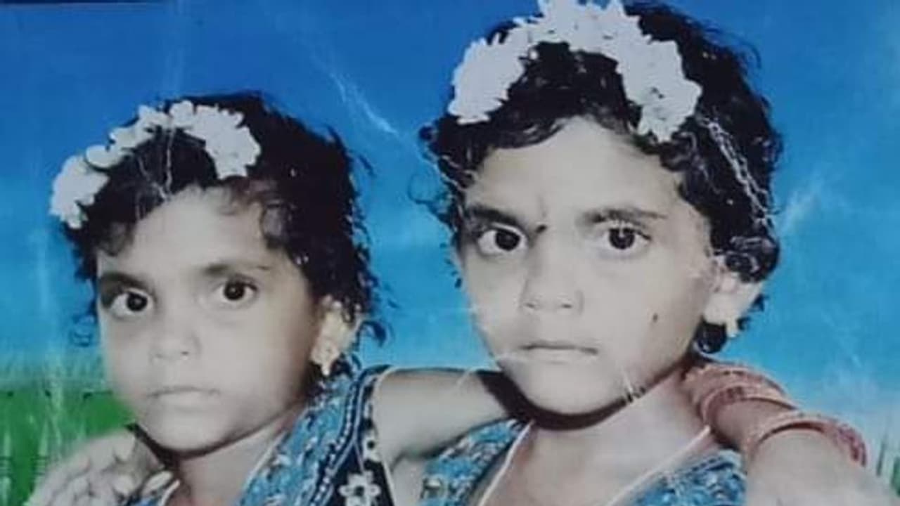 தாய் கண் முன்னே துடிதுடித்து பலியான இரட்டை சகோதரிகள்..! திருச்சியில் பரிதாபம்..!