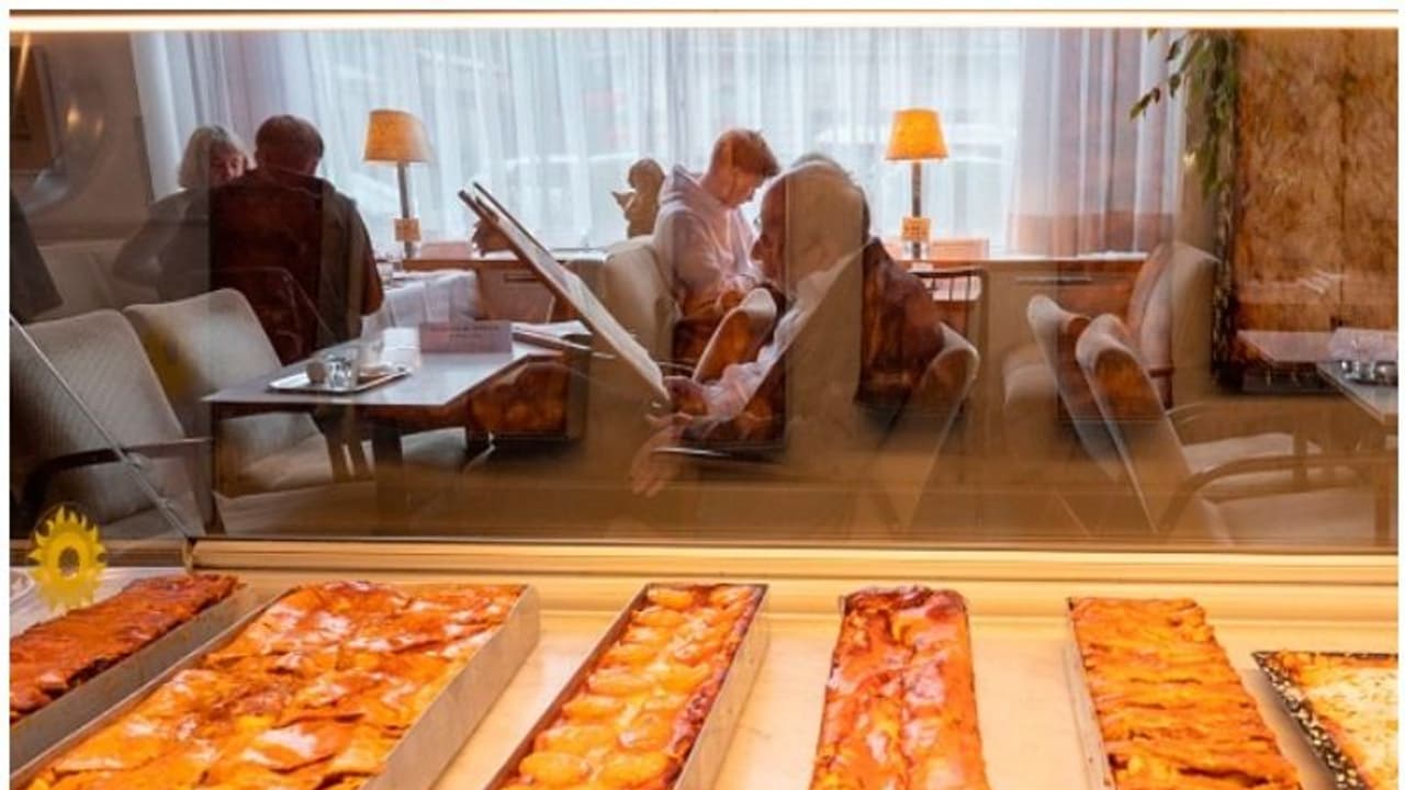 ലോക്ക്ഡൌണ് തീരുന്ന മുറയ്ക്ക് ഹോട്ടലുകളില് പോയിരുന്ന് ഭക്ഷണം കഴിക്കാന് ആഗ്രഹിക്കുന്നവര് ഇത് കാണണം ലോക്ക്ഡൌണ് തീരുന്ന മുറയ്ക്ക് ഹോട്ടലുകളില് പോയിരുന്ന് ഭക്ഷണം കഴിക്കാന് ആഗ്രഹിക്കുന്നവര് ഇത് കാണണം