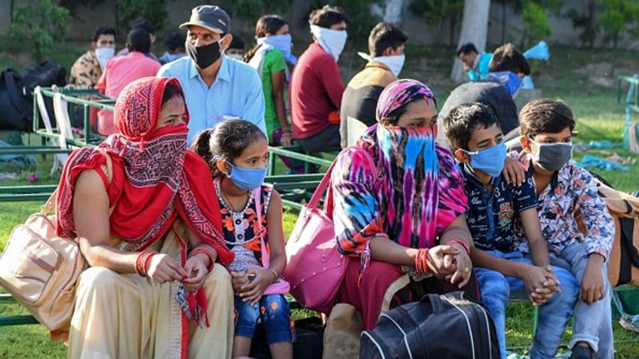 இந்தியாவில் 13 கோடி பேர் வேலை இழக்கும் அபாயம்.!! அதிர்ச்சி தகவலை வெளியிட்டது ஆய்வு நிறுவனம்.!! இந்தியாவில் 13 கோடி பேர் வேலை இழக்கும் அபாயம்.!! அதிர்ச்சி தகவலை வெளியிட்டது ஆய்வு நிறுவனம்.!!