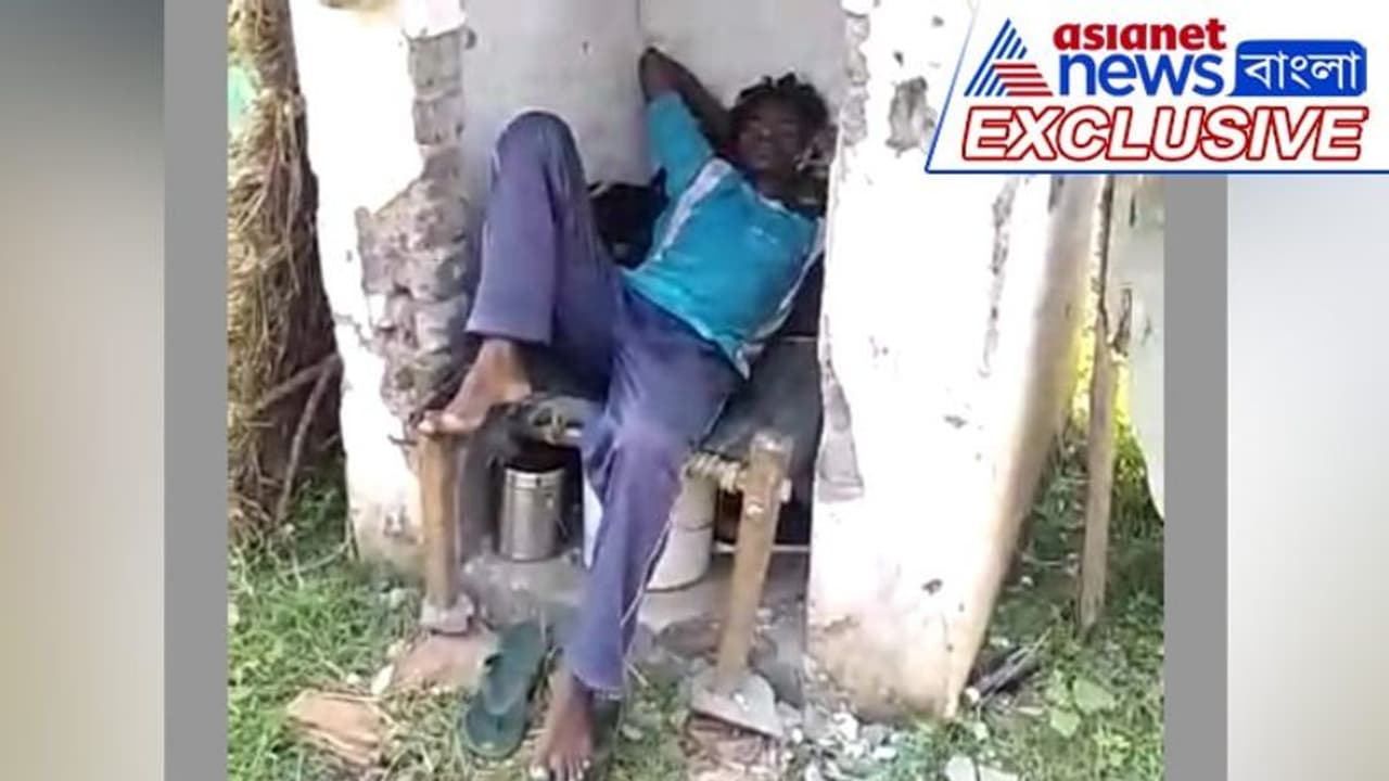 করোনা সতর্কতায় শৌচাগারে কোয়ারেন্টাইনে যুবক, ফের সচেতনতার নজির পুরুলিয়ায় করোনা সতর্কতায় শৌচাগারে কোয়ারেন্টাইনে যুবক, ফের সচেতনতার নজির পুরুলিয়ায়