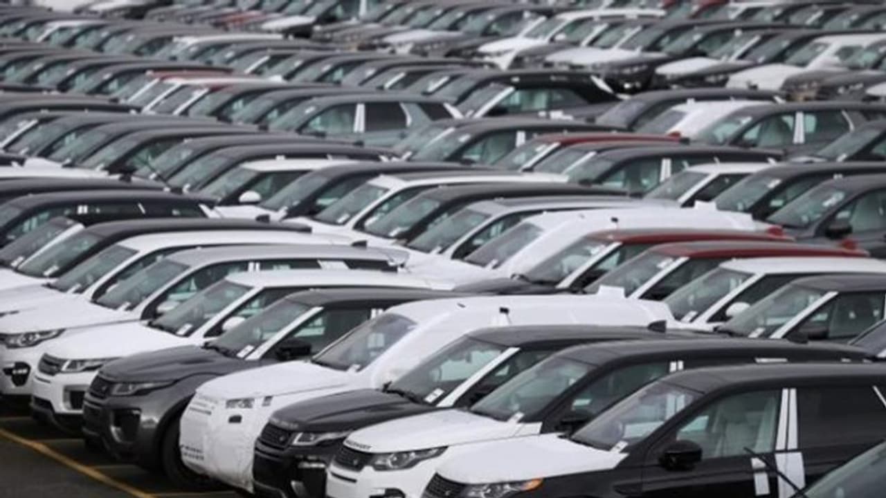 കാര് വാങ്ങാൻ പ്ലാനുണ്ടോ? ചെറിയ വിലയില് സ്വന്തമാക്കാം സുരക്ഷ കൂടിയ ഈ യൂസ്ഡ് കാറുകള്! കാര് വാങ്ങാൻ പ്ലാനുണ്ടോ? ചെറിയ വിലയില് സ്വന്തമാക്കാം സുരക്ഷ കൂടിയ ഈ യൂസ്ഡ് കാറുകള്!