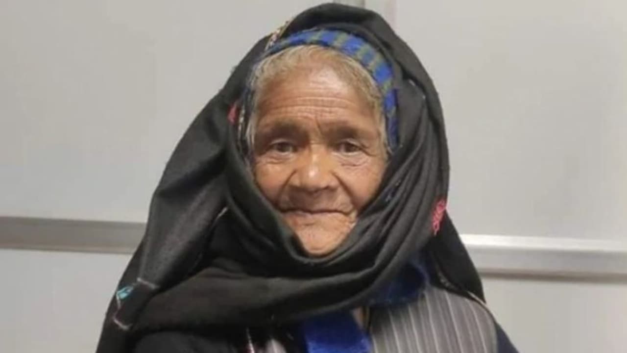 കൊവിഡ് പോരാട്ടത്തിന് രണ്ട് ലക്ഷം രൂപ സംഭാവന നൽകി ഇന്തോ പാക് യുദ്ധത്തിനിടെ മരിച്ച ഹവിൽദാറിന്റെ ഭാര്യ