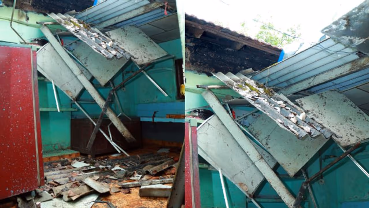 ശക്തമായ കാറ്റിലും മഴയിലും വീട് ഭാഗീകമായി തകര്ന്നു ശക്തമായ കാറ്റിലും മഴയിലും വീട് ഭാഗീകമായി തകര്ന്നു