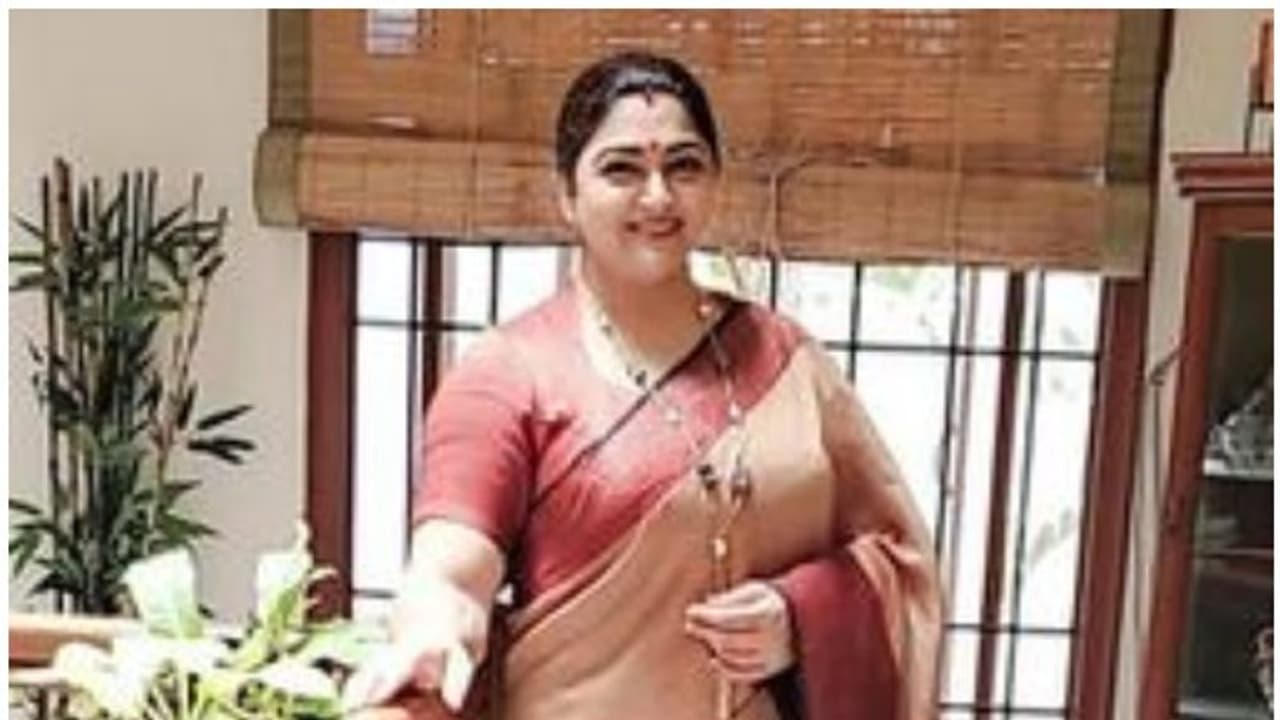 ഫോട്ടോ സ്‍പെഷല്‍ ആകുന്നതിന്റെ കാരണം വെളിപ്പെടുത്തി ഖുശ്‍ബു