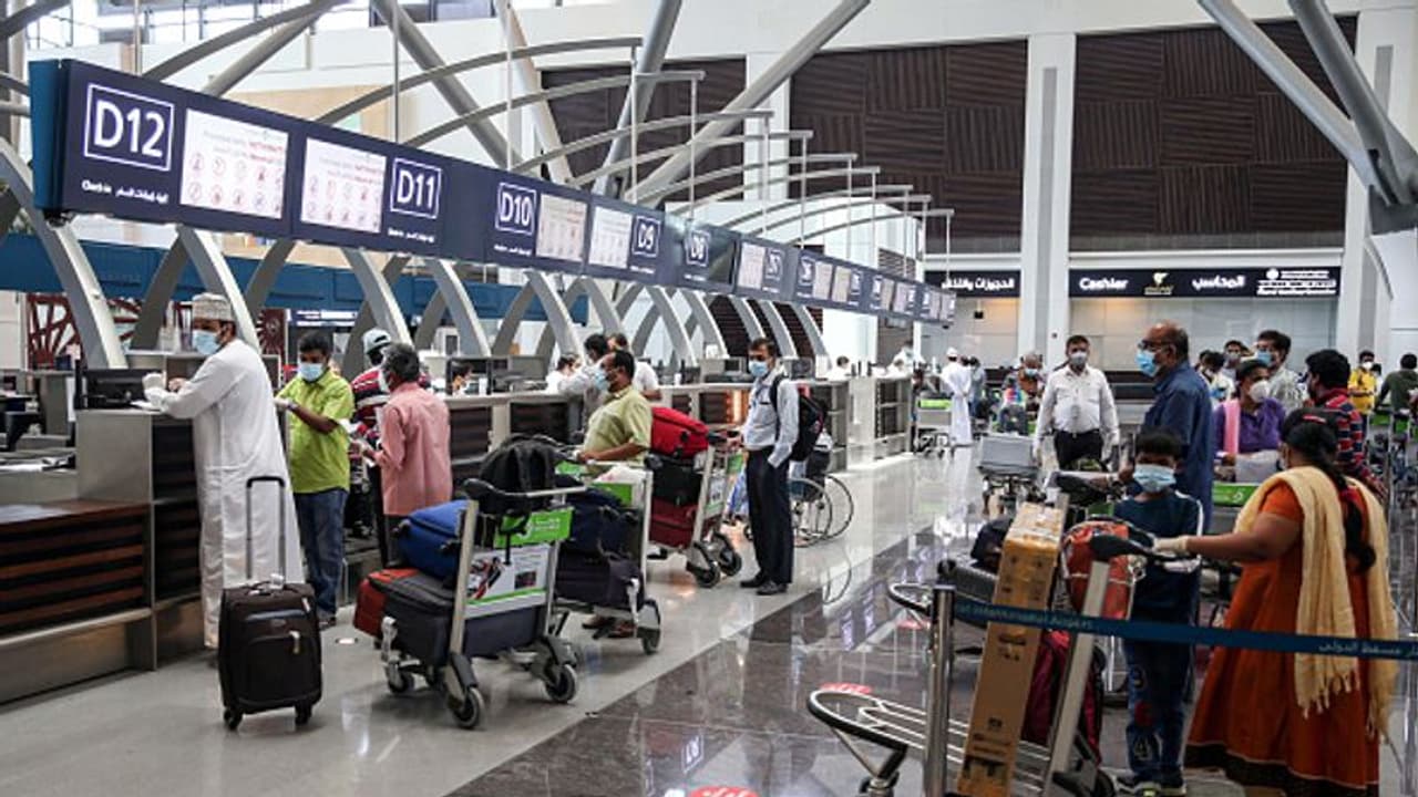 প্রথম দিনেই উড়ান বিভ্রাট, দিল্লি মুম্বই সহ একাধিক শহরে যাত্রীদের না জানিয়েই বাতিল হল ফ্লাইট প্রথম দিনেই উড়ান বিভ্রাট, দিল্লি মুম্বই সহ একাধিক শহরে যাত্রীদের না জানিয়েই বাতিল হল ফ্লাইট