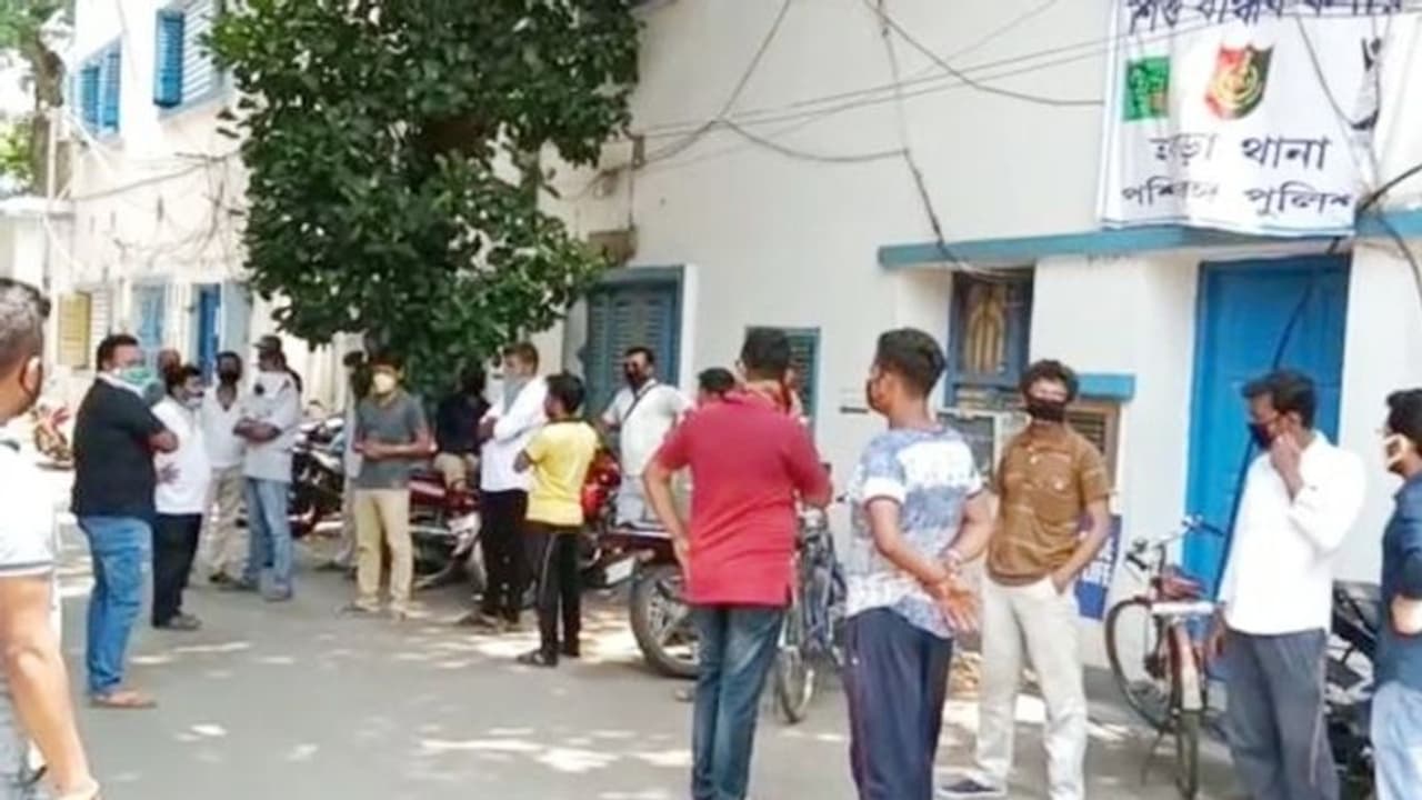 মুখ্যমন্ত্রীর নামে কুরুচিকর মন্তব্য, বিজেপি কর্মীর বাড়িতে গিয়ে 'আক্রান্ত পুলিশ'