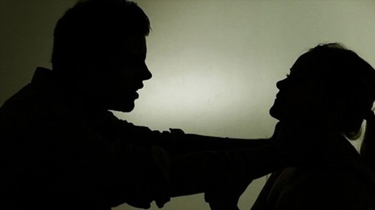 യുവതിയുടെ കണ്ണിൽ മുളക് പൊടിയെറിഞ്ഞു, തലക്കടിച്ചു; വണ്ടൂരിൽ അജ്ഞാതന്‍റെ ശല്യം തുടരുന്നു